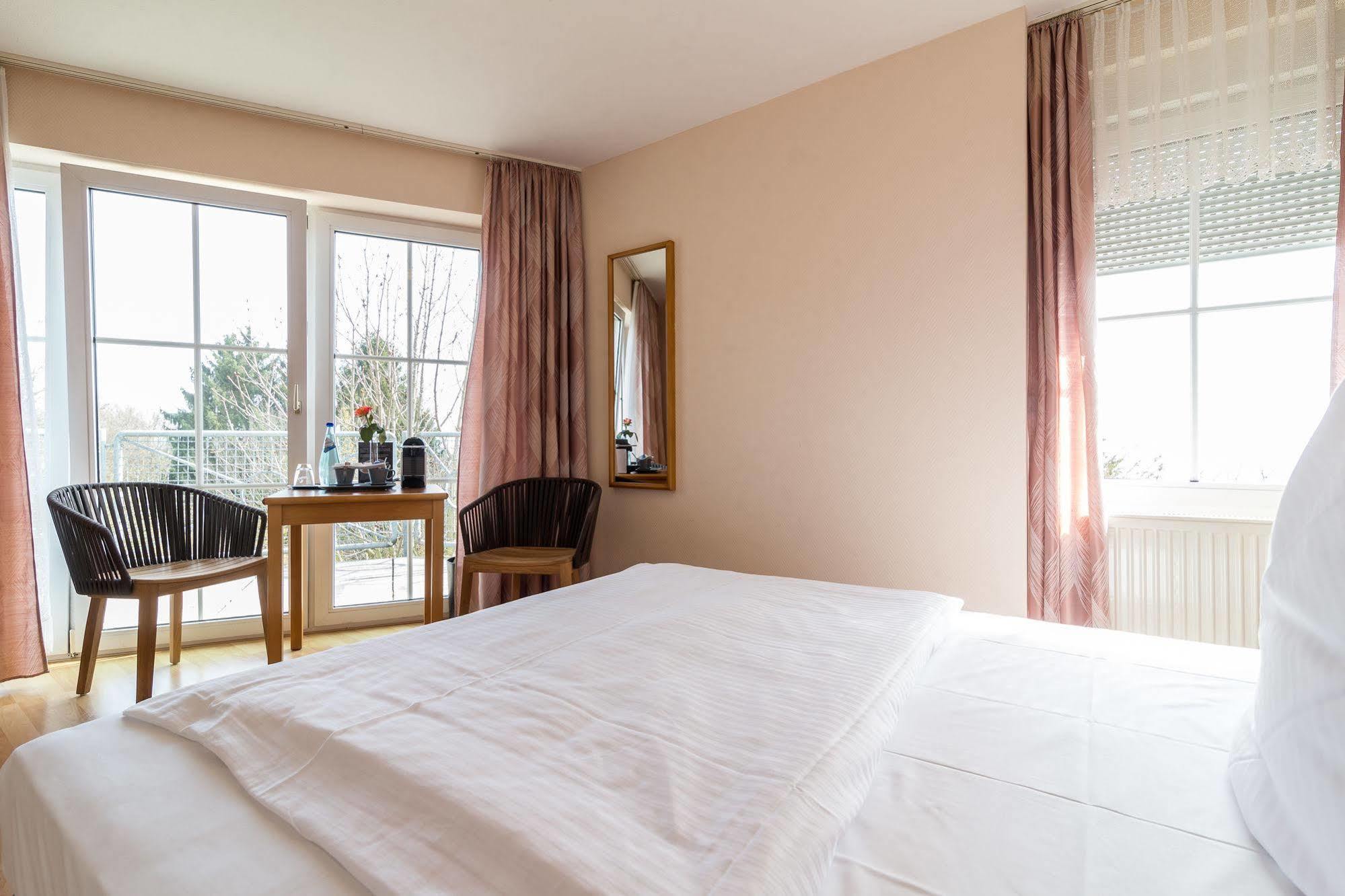 Hotel Schoene Aussicht Frankfurt am Main Dış mekan fotoğraf